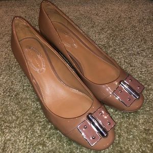 Like new tan Elie Tahari heels!